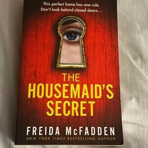 The Housemaid's Secret by - Red Cover